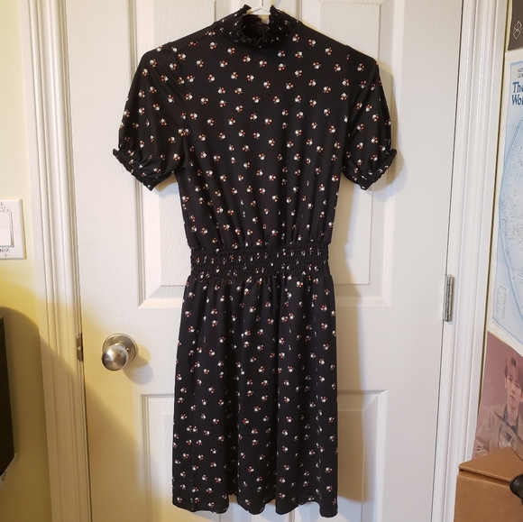 Reitmans Short Puffed Sleeve Mock Neck Printed Dress with Elastic Waist - Picture 3 of 3